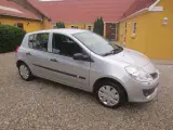 Renault Clio 1.5 DCi Nysynet .  - 4