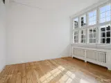 Flot kontor i Latinerkvarteret. - 2