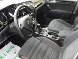 VW Touran 2,0 TDi 150 Highline DSG Van - 4