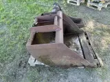 - - - Skovle - 4