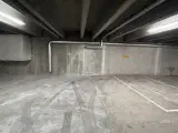 Parkering i P-kælder til leje/ køb på Dr. Priemes Vej 14. Frederiksberg C - 3