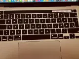 MacBook Pro 13. touchbar