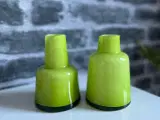 2 små søde grønne glas vaser 