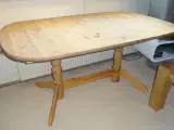 Fyr træ's udtræks bord