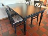 Sort spisebord m. 5 stole + tillægsplade