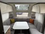 2019 - Adria Alpina 753 UP   Lækker vintervogn med dobbeltseng, rundsiddegruppe fra Hinshøj Caravan - 2