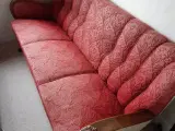 Snedkerfremstillet ældre sofa 