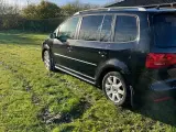 vw touran 2,0 TDI DSG Highline - 4