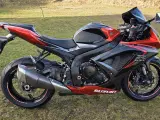 Suzuki GSXR750 K8 - 2