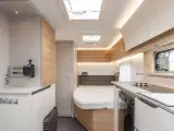 2021 - Adria Adora 472 UP   Super velholdt Adria med fransk seng - 2