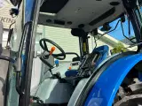 New Holland T5.90S Med vendergear ved rettet og krybegear. - 5