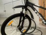 TREK x-caliber 7 mountainbike. - 2