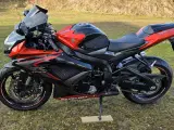 Suzuki GSXR750 K8 - 3