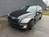 Hyundai i30 1,6 CRDi 90 Classic CW - 3