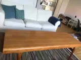 Sofa gives bort