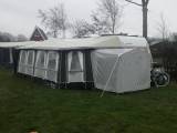 Dethleffs campingvogn med to telte og anneks  - 2