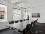 Kontor i gammel fabrik - Totalrenoveret – 201 kvm - Parkeringsplads lige bag ejendommen. - 2