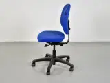 Savo kontorstol med blåt polster og sort stel - 2