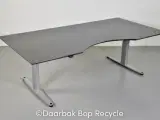 Hæve-/sænkebord fra bondo i grå, 200 cm.