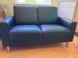 Lækker 2-personers sofa.
