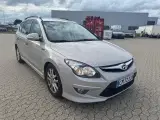 Hyundai i30 1,6 CRDi 90 Classic CW - 2
