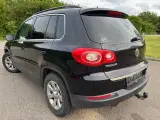 VW Tiguan 2,0 TDi 140 Track & Field Tiptr. 4Motion Van - 4