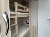 2024 - Hobby De Luxe 490 KMF   Med dobbeltseng og køjer fra Hinshøj Caravan A/S - 3