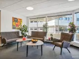 Lyse og indbydende kontorlokaler med lyse trægulve - 3