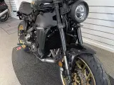 Yamaha XSR900 Midnight Black - 2