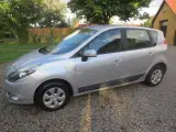 Renault Scenic 1.6 i År 2010. Nysynet.  - 2