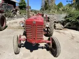 McCormick D-324 - 2