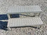 - - - Alu. trappe 2 trin - 2