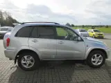 Toyota RAV4 2,0 D-4D 4x4 116HK Van - 4