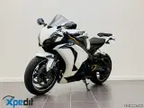 Honda CBR 1000 RR Fireblade - 5