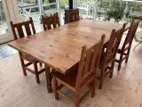 Spisebord m 6 stole