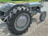 Traktor Ferguson 31  - 5