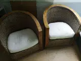 2 lænestole med hynder