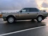 BMW 320i  - 5