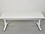 Hæve-/sænkebord med hvid plade og hvidt stel, 180 cm. - 3