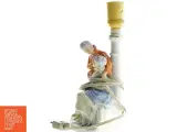 Porcelænslampe med figurer (str. 28 cm) - 2