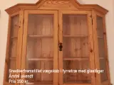 Vægskab, snedkerfremstillet