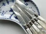 Antikke knive m dekorerede blade og perlemorskaft, 6 stk samlet - 2