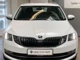 Skoda Octavia 1,6 TDi 115 Style Combi DSG - 2