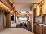 2016 - Dethleffs Nomad 500 FR   Stilfuld campingvogn - 3