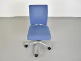 Häg h04 credo 4200 kontorstol med lyseblåt polster og gråt stel - 5