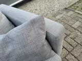 Dejlig 3 personers sofa i grå stof 