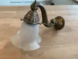 Antik væglampe  med glas pendel