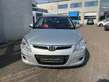Hyundai i30 1,6 CRDi 115 Classic CW - 2