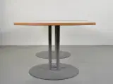 Mødebord med bordplade i bøg og grå søjleben - 4
