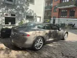 Tesla Model S  85 - 5